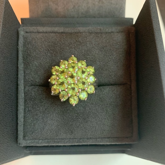 Peridot Ring in Sterling Silver - Picture 4 of 10